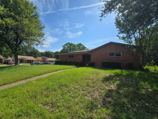 212 N Longacre Lane, Dallas, TX 75217