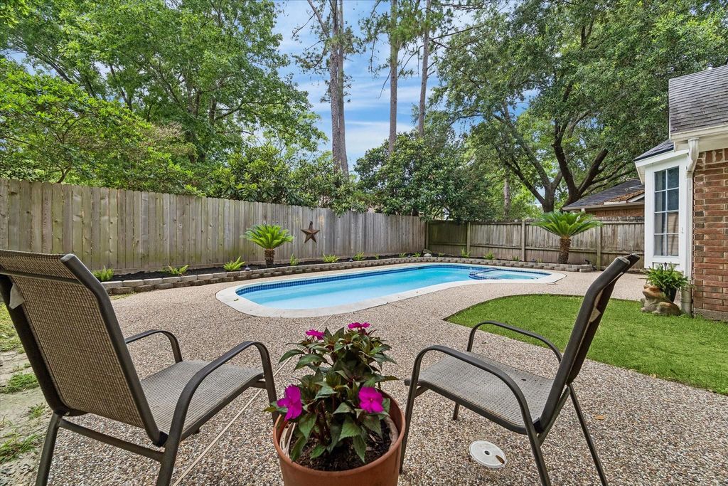 5427 Fern Park Drive, Kingwood, TX 77339