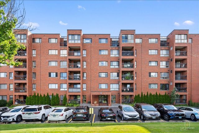 3700 Capri Court 104, Glenview, IL 60025
