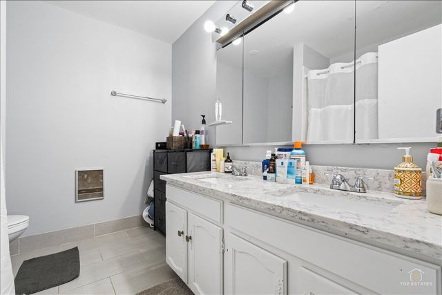 3700 Capri Court 104, Glenview, IL 60025