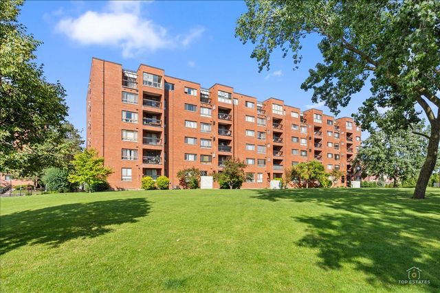 3700 Capri Court 104, Glenview, IL 60025