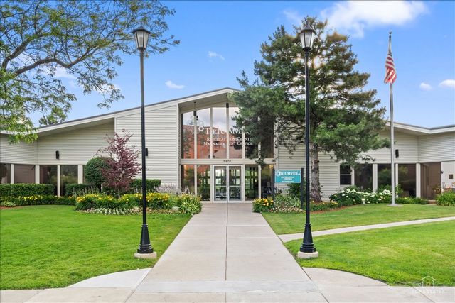 3700 Capri Court 104, Glenview, IL 60025