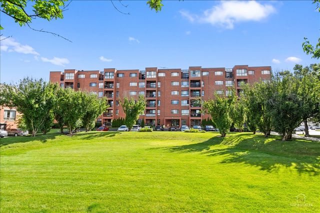 3700 Capri Court 104, Glenview, IL 60025