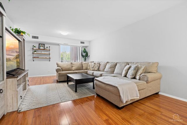 3700 Capri Court 104, Glenview, IL 60025