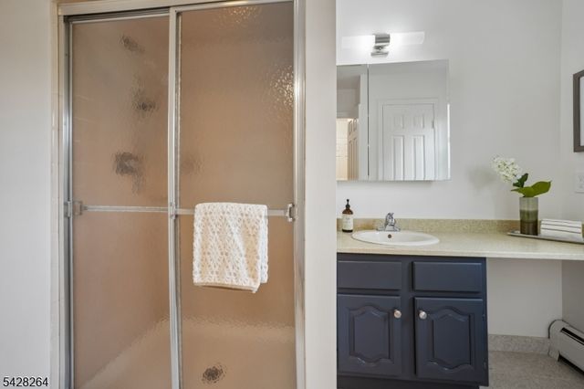 17 Fox Run Dr, East Hanover Twp., NJ 07936