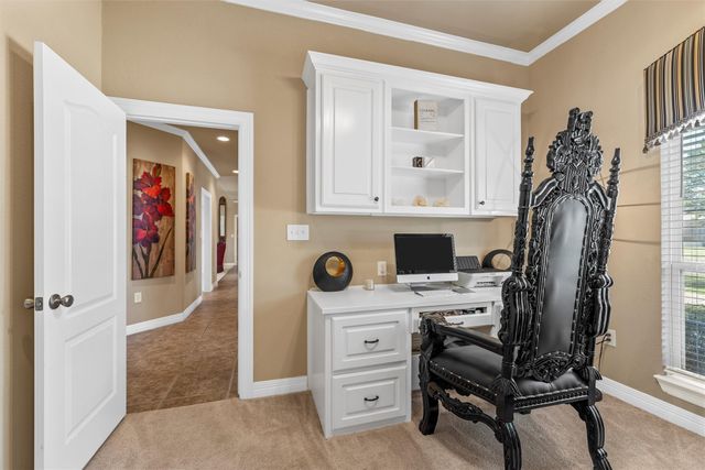 1300 Enchanted Rock Circle, Waco, TX 76712