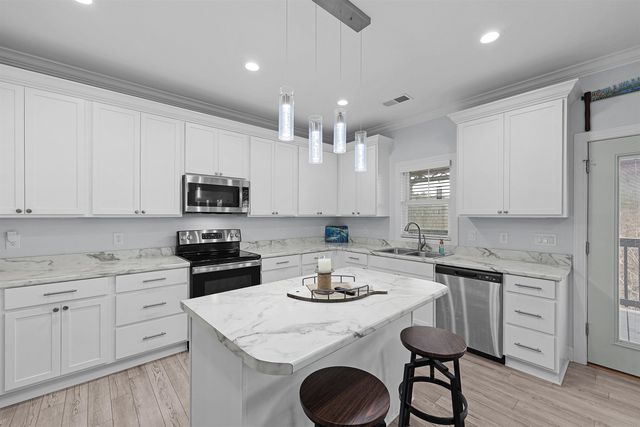 85 BREEZE PT SE, Savannah, TN 38372