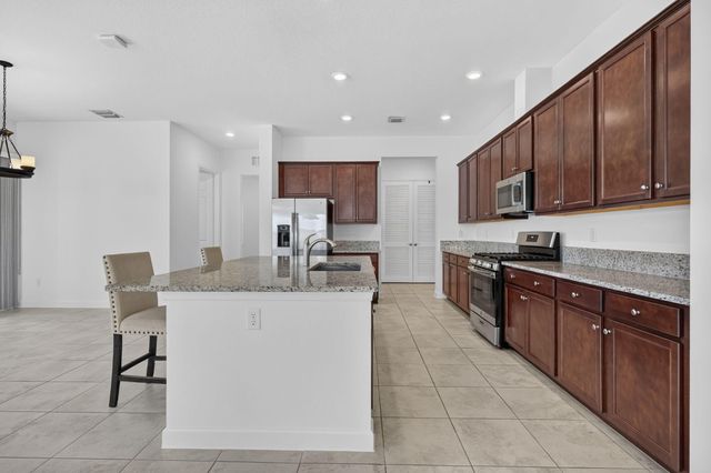 1000 Sterling Pine Place, Loxahatchee, FL 33470
