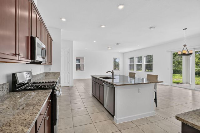 1000 Sterling Pine Place, Loxahatchee, FL 33470