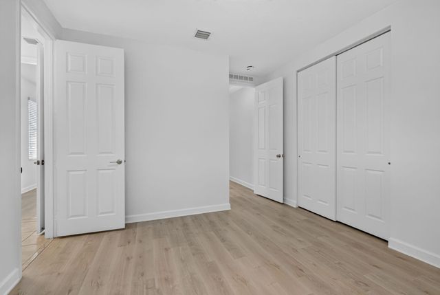 1000 Sterling Pine Place, Loxahatchee, FL 33470