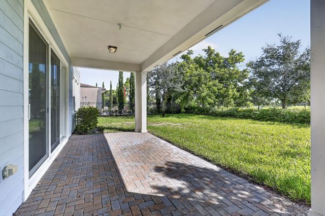 1000 Sterling Pine Place, Loxahatchee, FL 33470