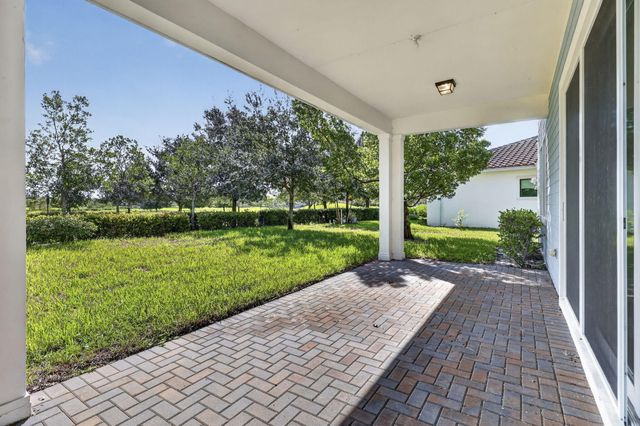 1000 Sterling Pine Place, Loxahatchee, FL 33470