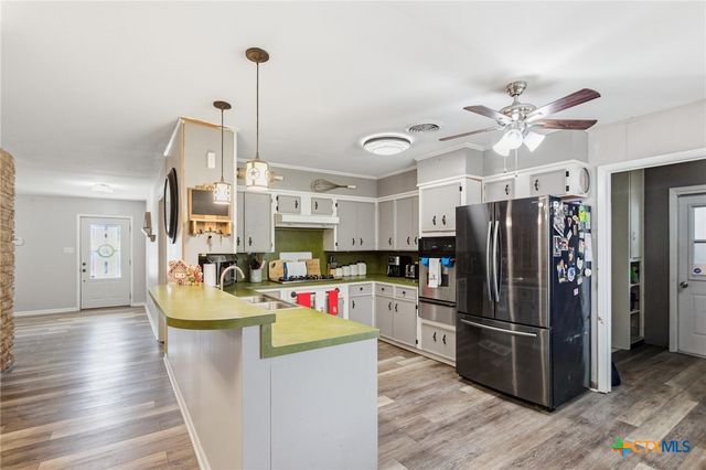 403 Salisbury Lane, Victoria, TX 77904