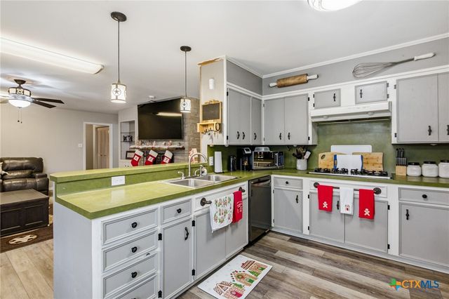 403 Salisbury Lane, Victoria, TX 77904