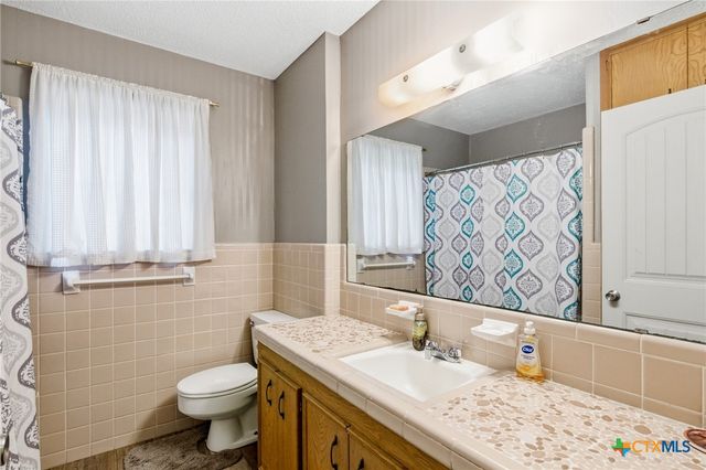 403 Salisbury Lane, Victoria, TX 77904