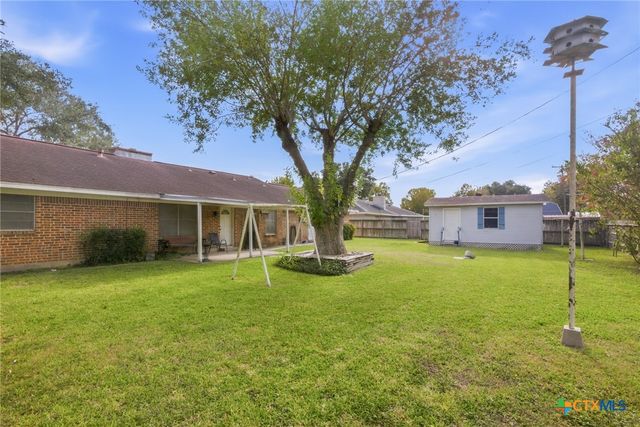 403 Salisbury Lane, Victoria, TX 77904