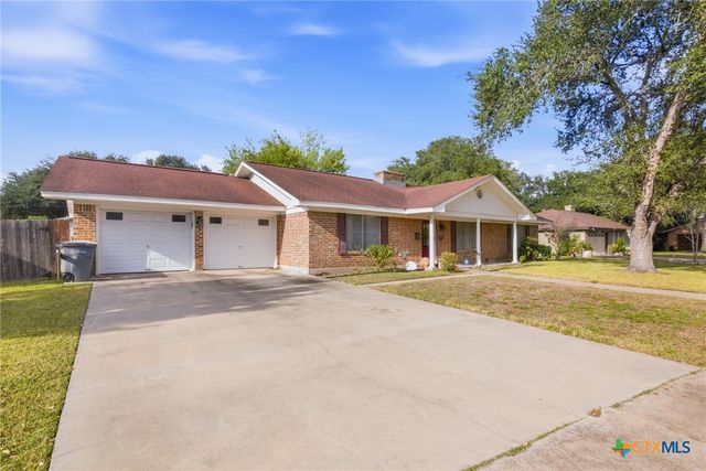 403 Salisbury Lane, Victoria, TX 77904