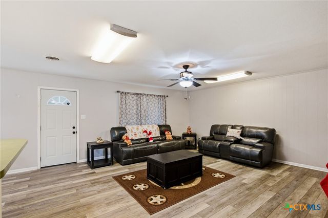 403 Salisbury Lane, Victoria, TX 77904