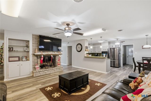 403 Salisbury Lane, Victoria, TX 77904