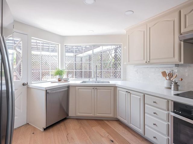 550 Anchor Circle, Redwood City, CA 94065