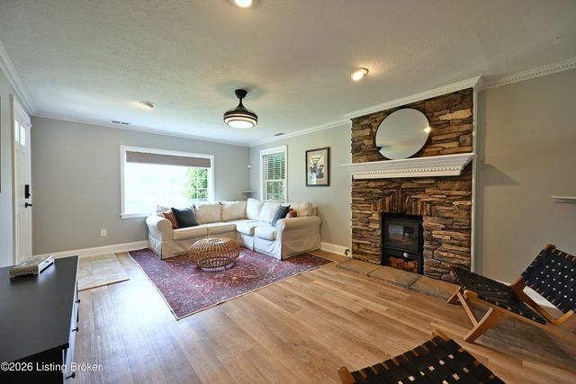 3622 Locust Ave, Louisville, KY 40299