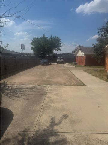 220 W Union Bower 220 222, Irving, TX 75061