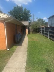 220 W Union Bower 220 222, Irving, TX 75061