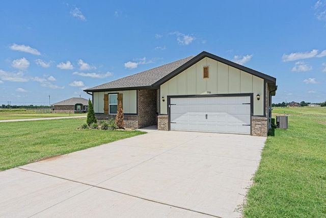 1710 Oak Way, Tuttle, OK 73089