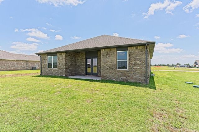 1710 Oak Way, Tuttle, OK 73089