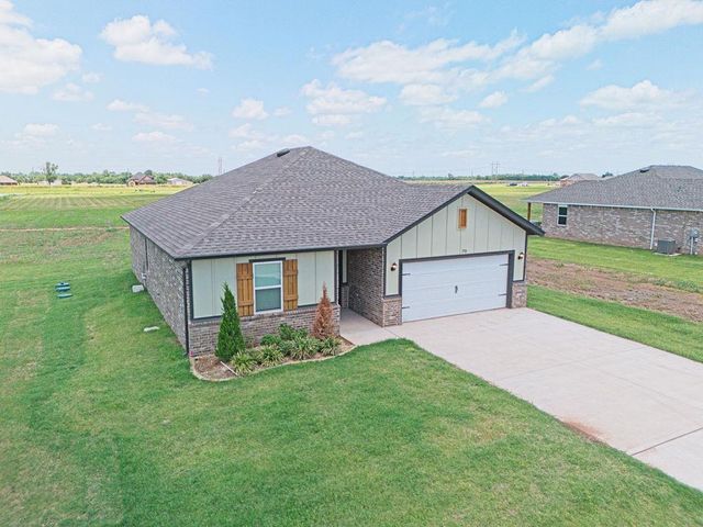 1710 Oak Way, Tuttle, OK 73089