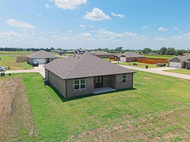 1710 Oak Way, Tuttle, OK 73089