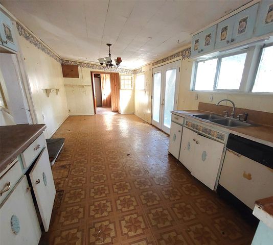 1805 Cherokee Trace, Tool, TX 75143