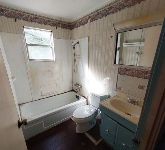 1805 Cherokee Trace, Tool, TX 75143