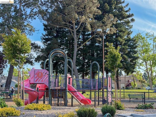 806 Ironwood Road, Alameda, CA 94502