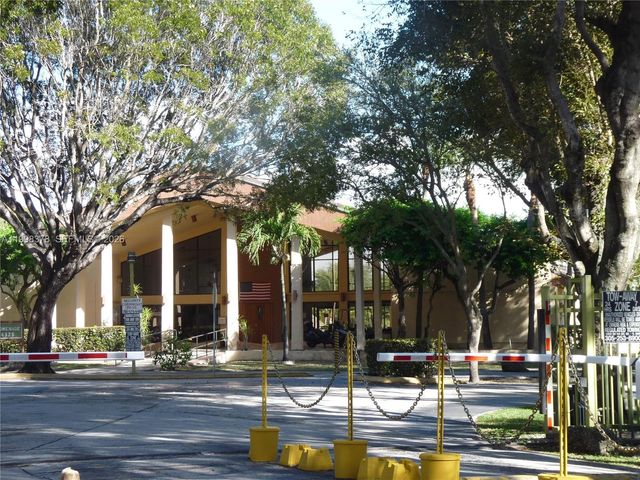 14525 N Kendall Dr 102J, Miami, FL 33186