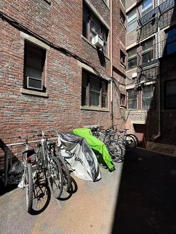 1880 Commonwealth Ave 5, Boston, MA 02135