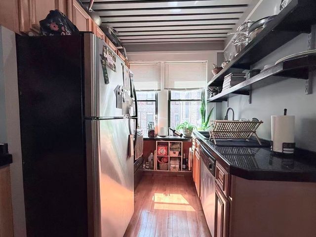 1880 Commonwealth Ave 5, Boston, MA 02135