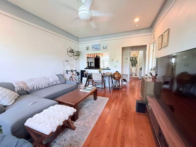 1880 Commonwealth Ave 5, Boston, MA 02135