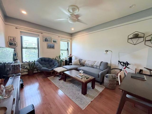 1880 Commonwealth Ave 5, Boston, MA 02135