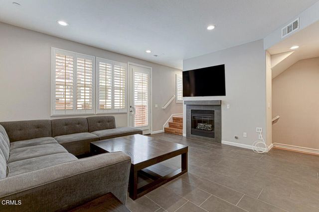 383 Arden Avenue 2, Glendale, CA 91203