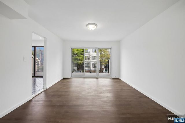 1431 John Street, Fort Lee, NJ 07024