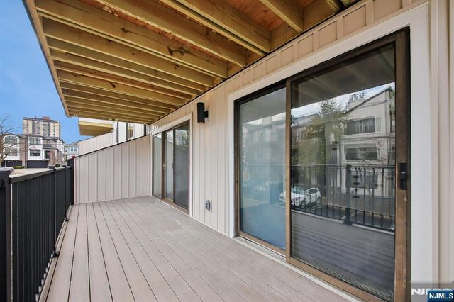 1431 John Street, Fort Lee, NJ 07024