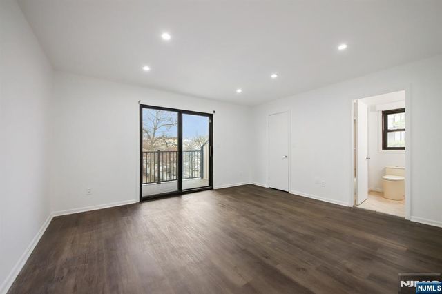 1431 John Street, Fort Lee, NJ 07024