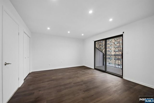 1431 John Street, Fort Lee, NJ 07024