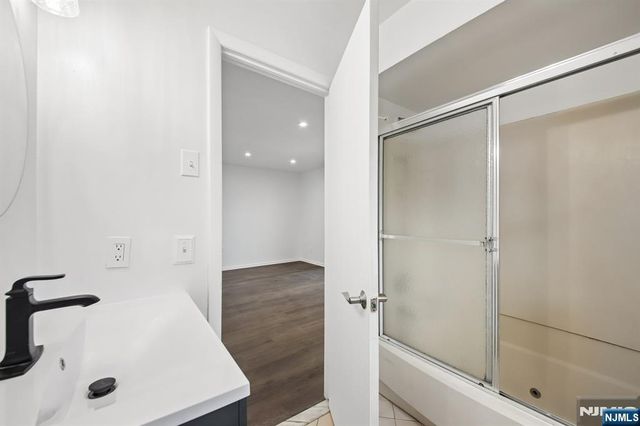 1431 John Street, Fort Lee, NJ 07024