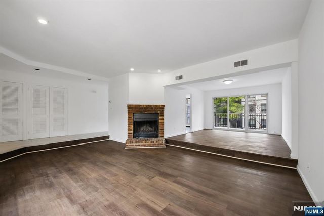 1431 John Street, Fort Lee, NJ 07024