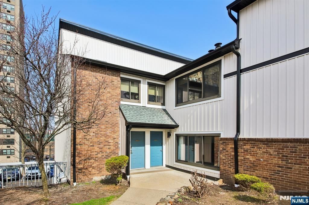 1431 John Street, Fort Lee, NJ 07024