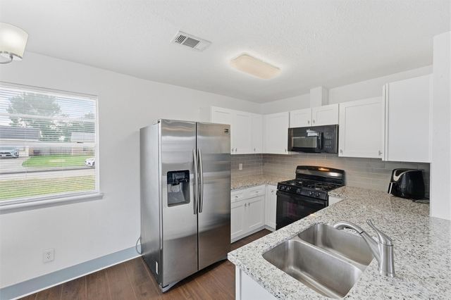 17203 Sunshine Street, Houston, TX 77049