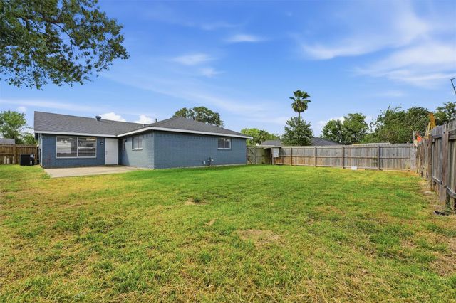 17203 Sunshine Street, Houston, TX 77049