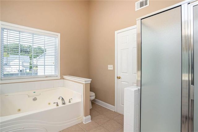 1098 Fountain Lakes Court, Lawrenceville, GA 30043